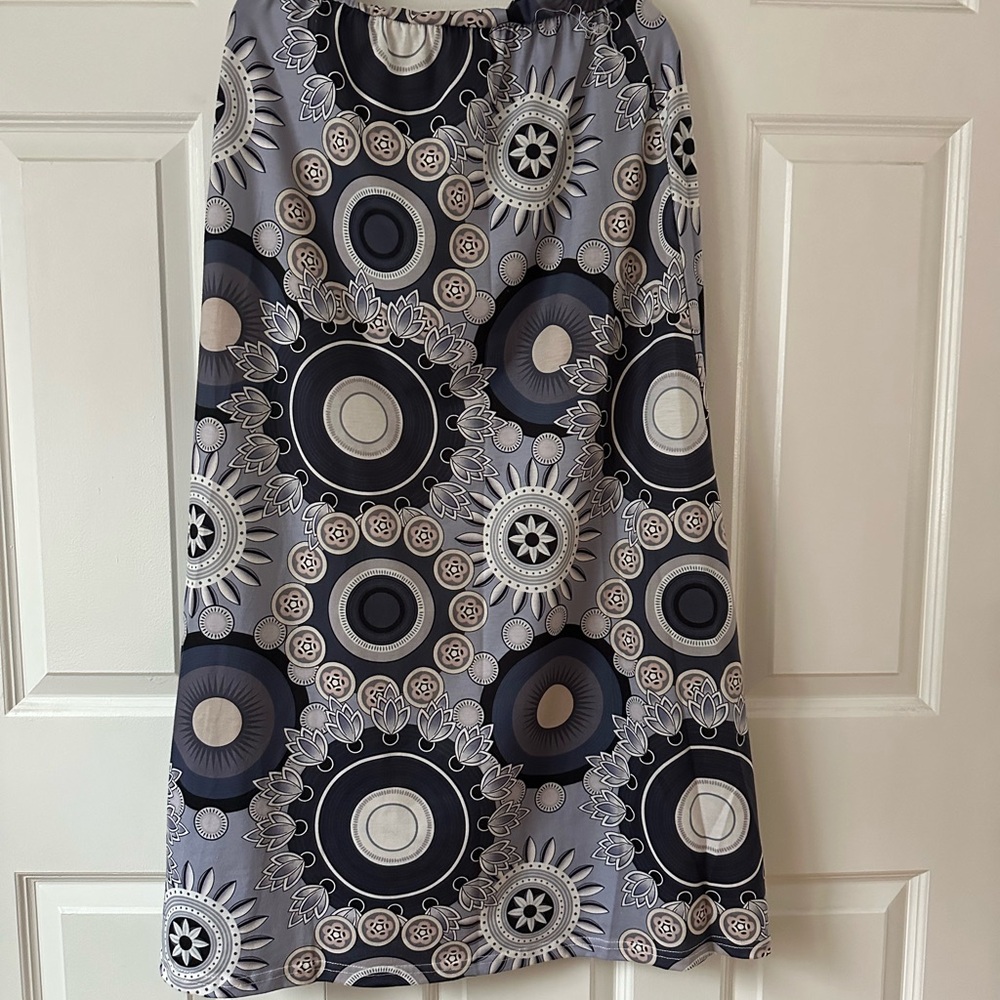 Elegant Gray Patterned Skirt